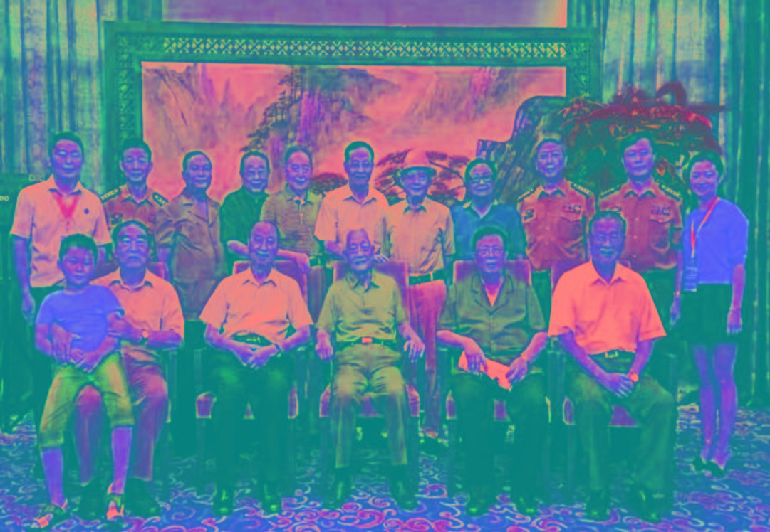 安徽省委原書記盧榮景、原省長孟富林、原南京軍區(qū)政委方祖岐上將合影留念